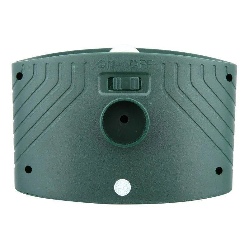 Solar Deer Repeller with Motion-Activated Ultrasonic Pulse and Flashing Light, 4-Pack Zanny Home